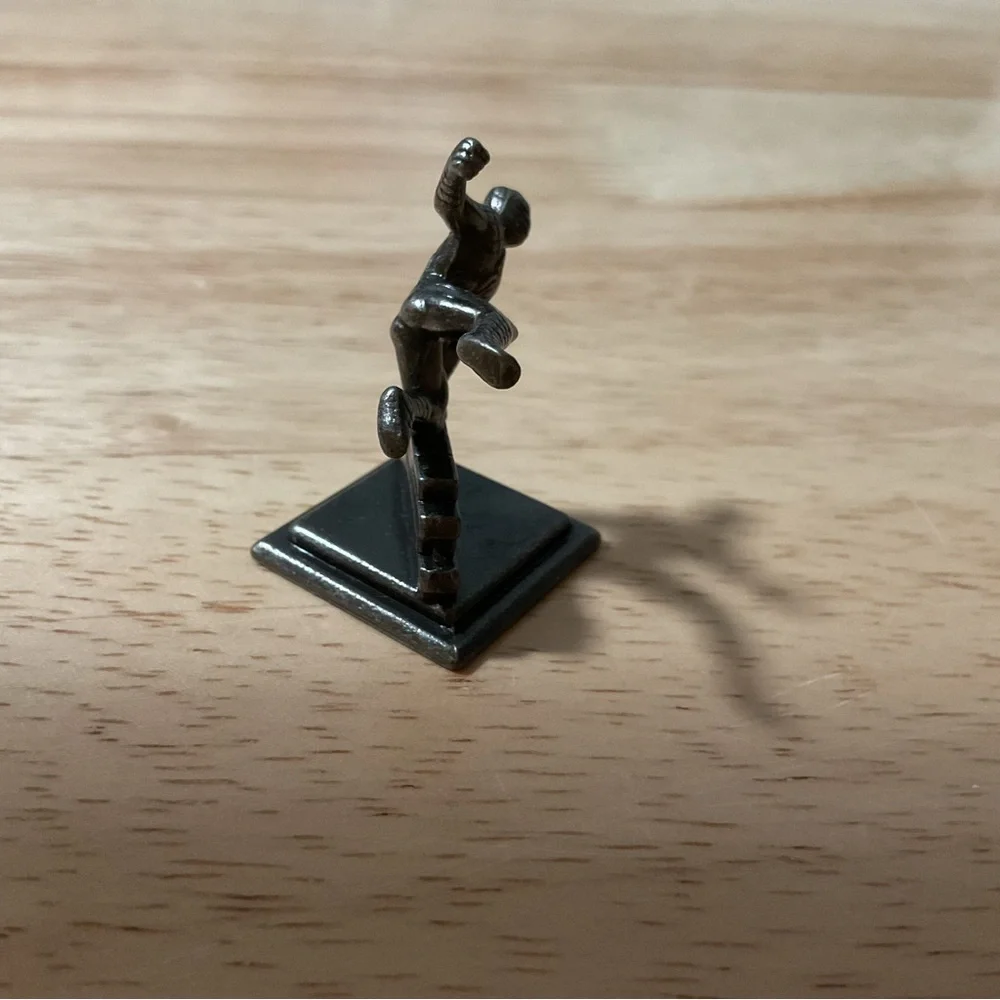 Monopoly SpiderMan on a Brick Wall Token Replacement Game Part Piece Metal 2007